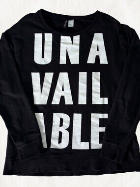 H&M DIVIDED: “Unavailable” Graphic Sweatshirt